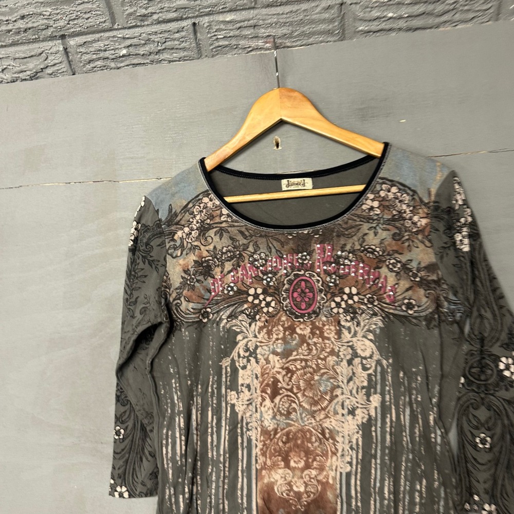 Jamee J Graphic Top‎ Gray Pink Rhinestone Floral Scroll 3/4 Sleeve Large